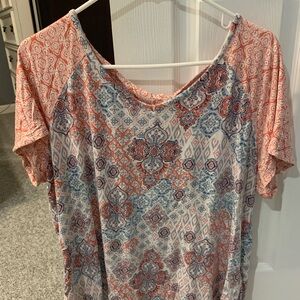 Women’s Westport 1x short sleeve shirt from a smoke and pet free home.